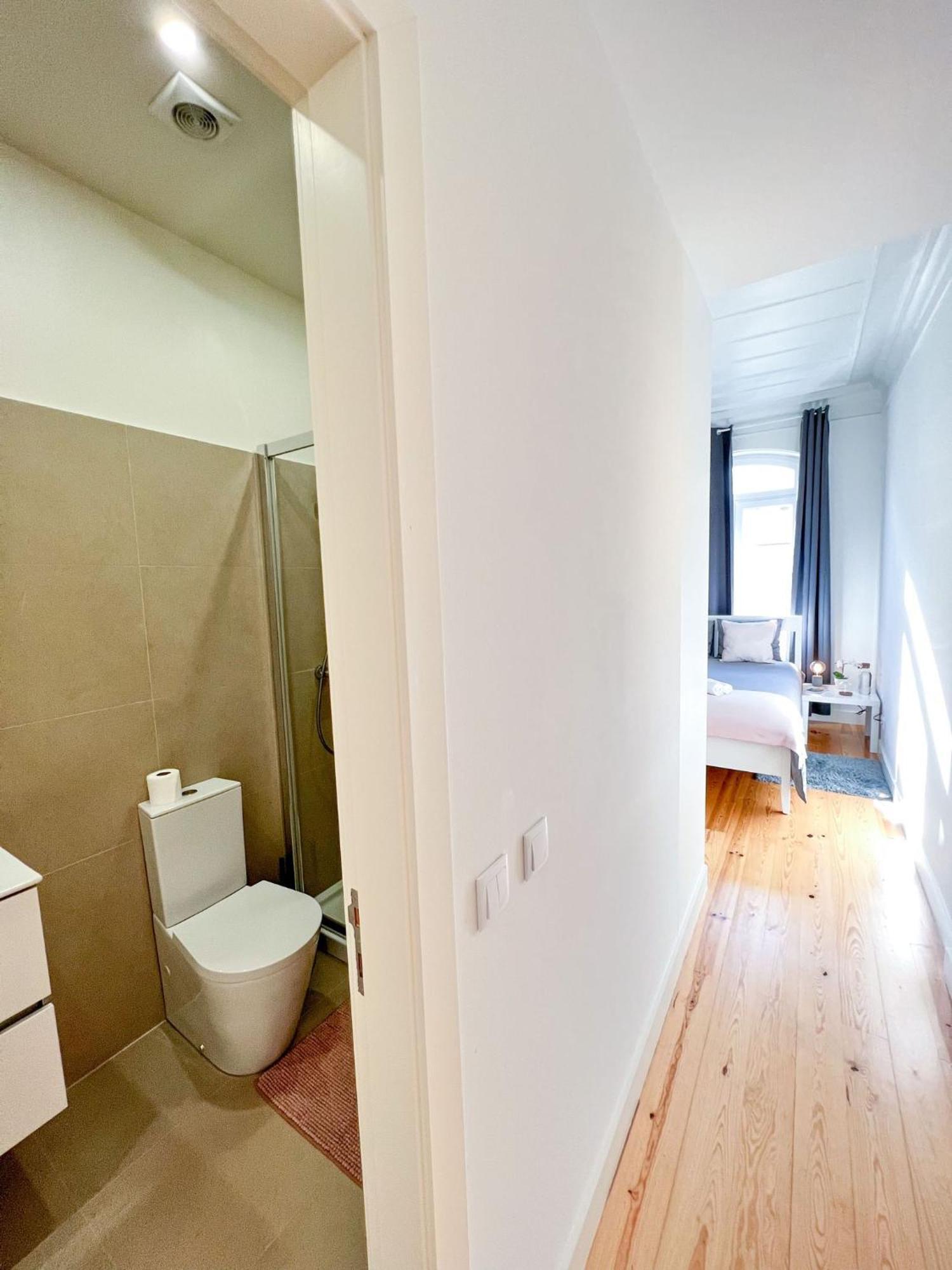 Cozy Room With Privative Bathroom On Rua Augusta Lisbon Bagian luar foto