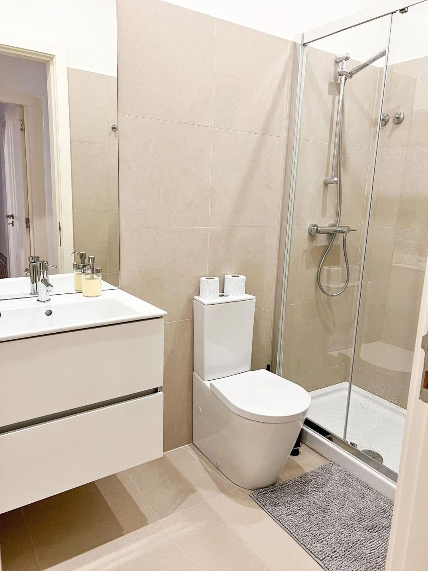 Cozy Room With Privative Bathroom On Rua Augusta Lisbon Bagian luar foto